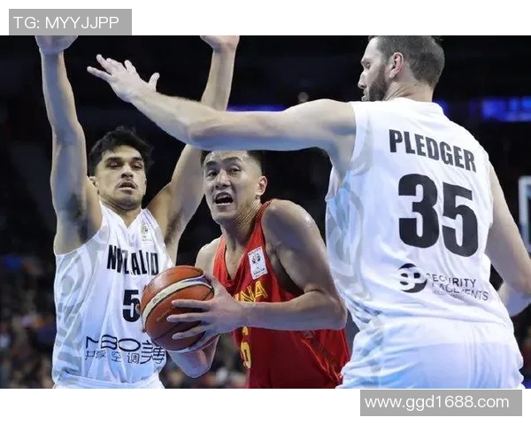 男篮蓝队与印度精彩对决重播回顾赛场瞬间与精彩时刻分析